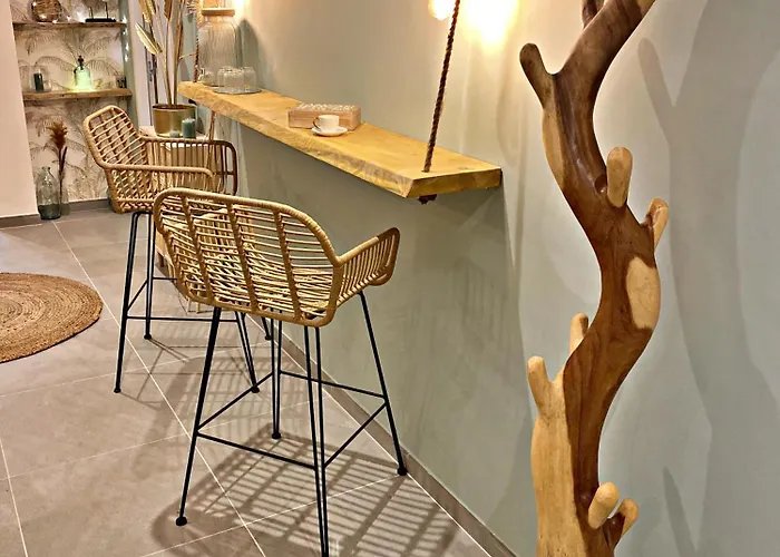 Bel Avec Piscine En Bord De Appartement