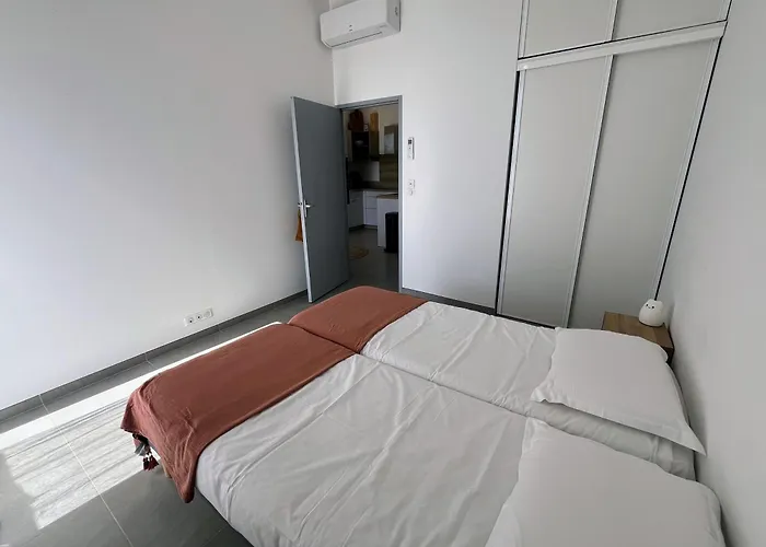 Bel Avec Piscine En Bord De Appartement