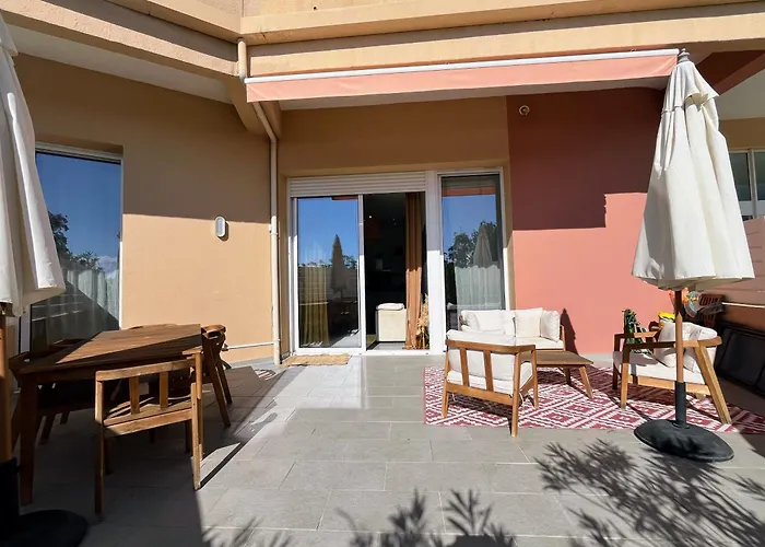 Bel Avec Piscine En Bord De Appartement *