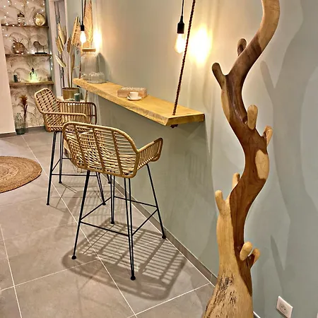 Bel Avec Piscine En Bord De Appartamento