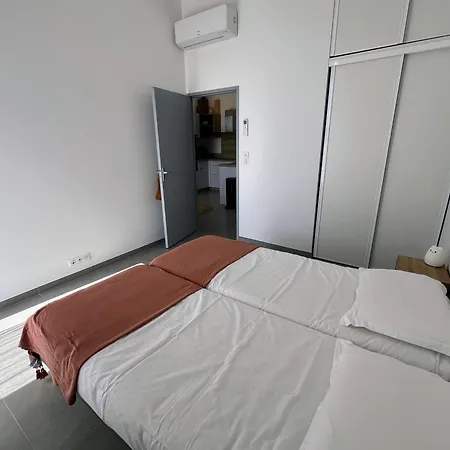 Bel Avec Piscine En Bord De Appartamento