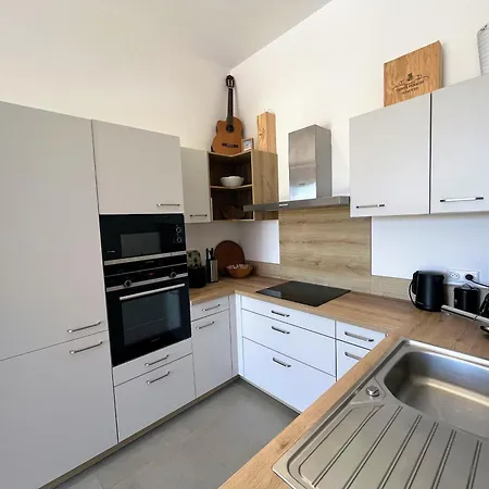 Confort Et Sérénité, 2 Chambres, Piscine, * Ajaccio (Corsica)