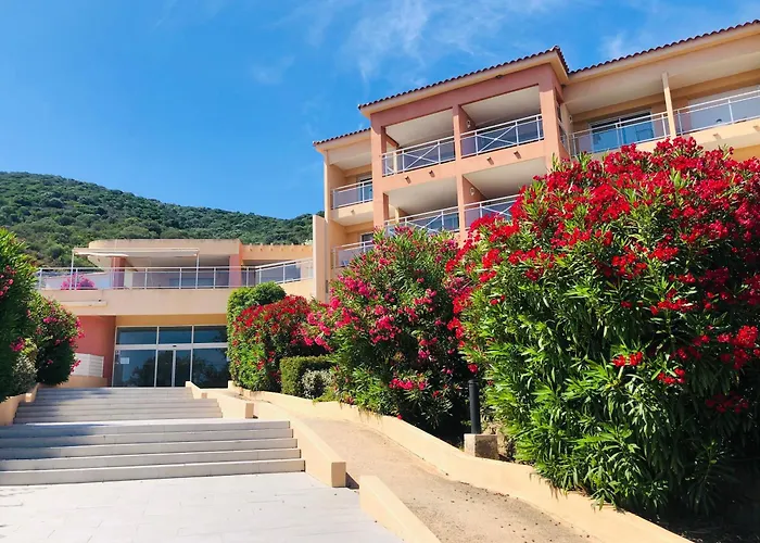 Bel Avec Piscine En Bord De