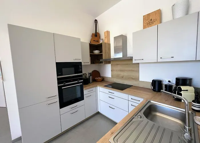 Bel Avec Piscine En Bord De * Ajaccio (Corsica)